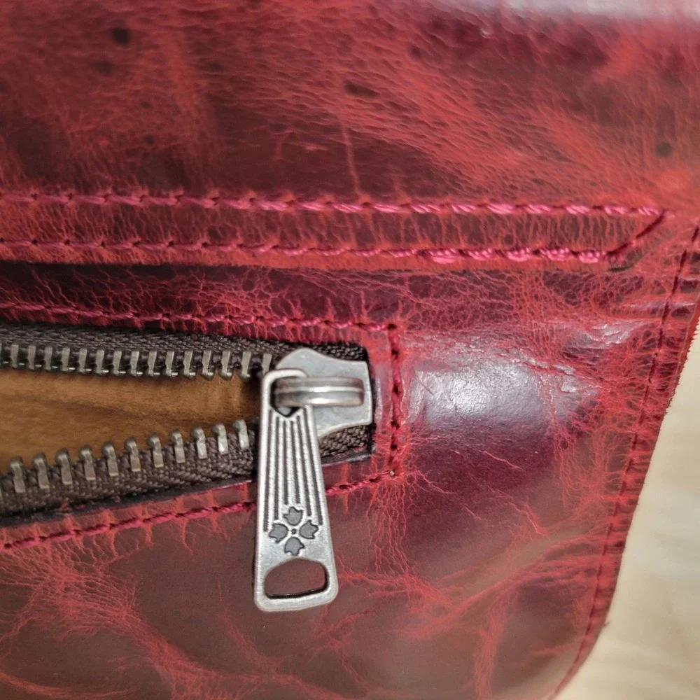 Patricia Nash Red Distressed Italian Leather Envelope Clutch Zip Pocket Bag Lux‎